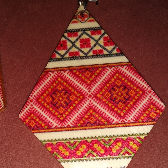 Oversized Diamond Wood Bohemian Earrings Red Cream Lightweight Stainless Steel - Picture 3 of 5